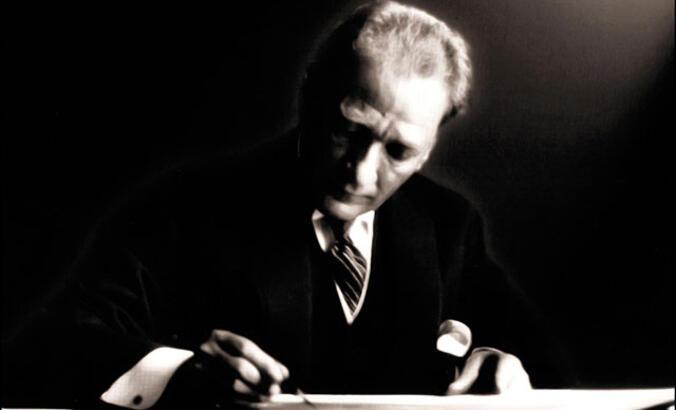 Türk Bayraklı ve Atatürk görselli 29 EKİM MESAJLARI 2023 | (Cumhuriyet’in 100. yılı kutlu olsun) En anlamlı, özel, farklı, duygulu, görselli ve resimli 29 Ekim kutlama mesajları