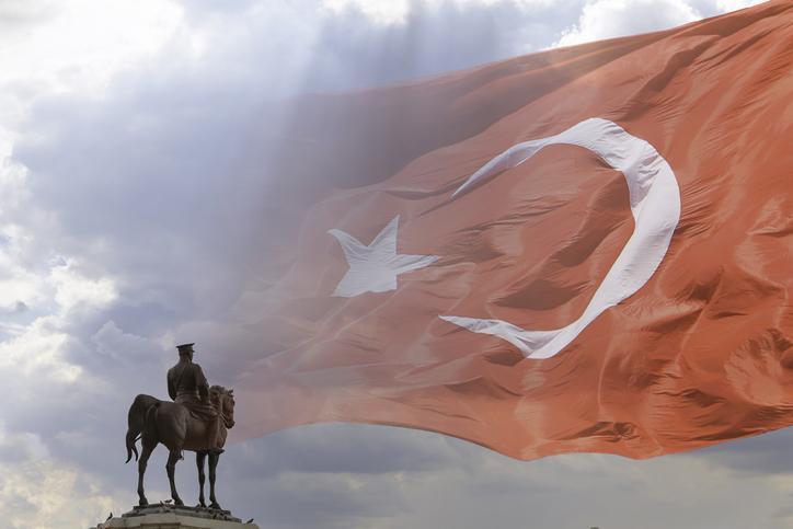 Türk Bayraklı ve Atatürk görselli 29 EKİM MESAJLARI 2023 | (Cumhuriyet’in 100. yılı kutlu olsun) En anlamlı, özel, farklı, duygulu, görselli ve resimli 29 Ekim kutlama mesajları