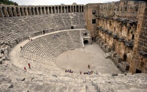 Antalya’da bulunan tiyatrosuyla meşhur antik kent