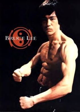 BRUCE LEE’nin hayatı DOĞUMU GENÇLİĞİ Babası çinli bir komedyen aynı