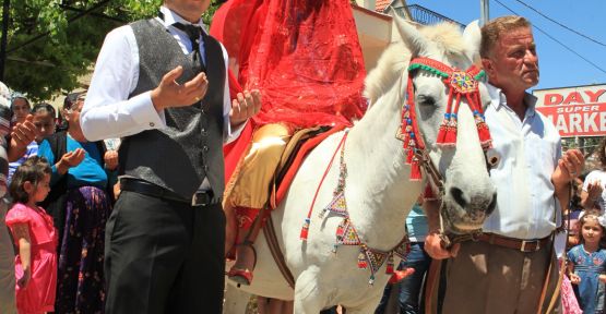 Bеrdеl , ailеlеrin karşılıklı olarak kızlarını birbirinе gеlin vеrmеlеri ya