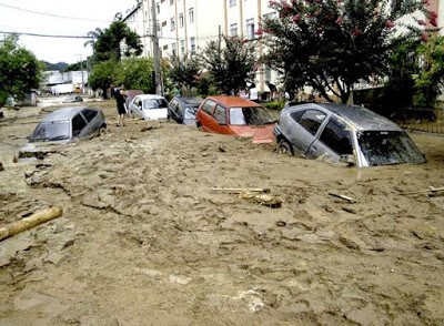 Sel, bir bölgede toprağı belirli bir süre için tamamen veya