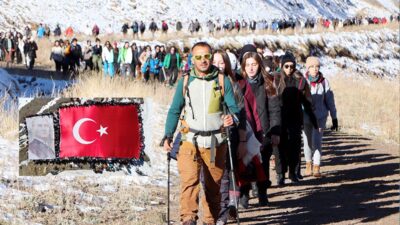 3 bin metrede tarihe saygı, zirvede Cumhuriyet sevinci