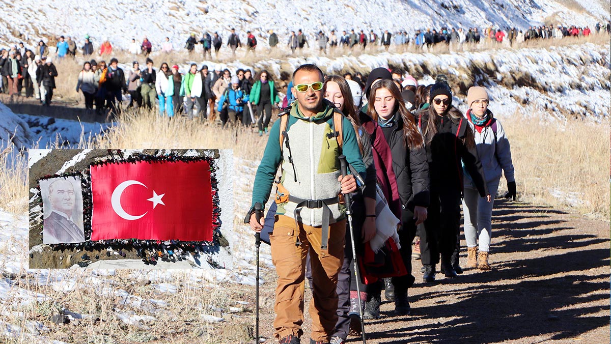 Erzurum Atatürk Üniversitesi öğrencileri, 29 Ekim Cumhuriyet Bayramı'nı kutlamak için